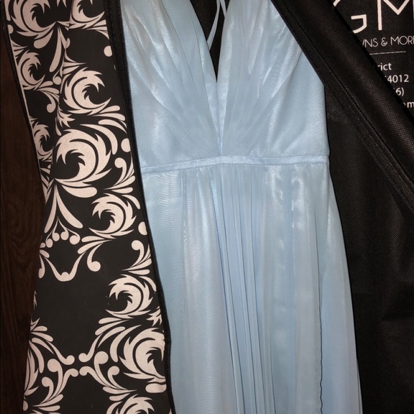 PROM / FORMAL DRESS - Picture 3 of 3